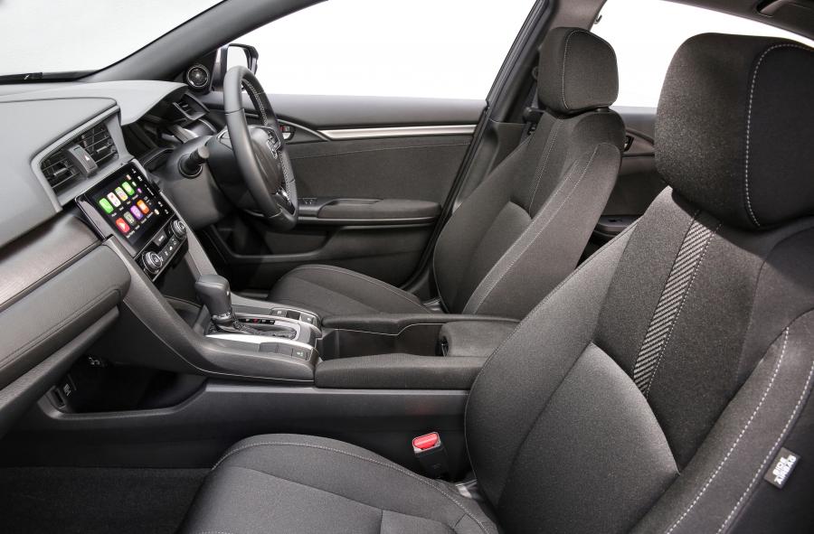 Интерьер Honda Civic VTi-S Hatchback 2017 года  (AU) (фото 14 из 19)